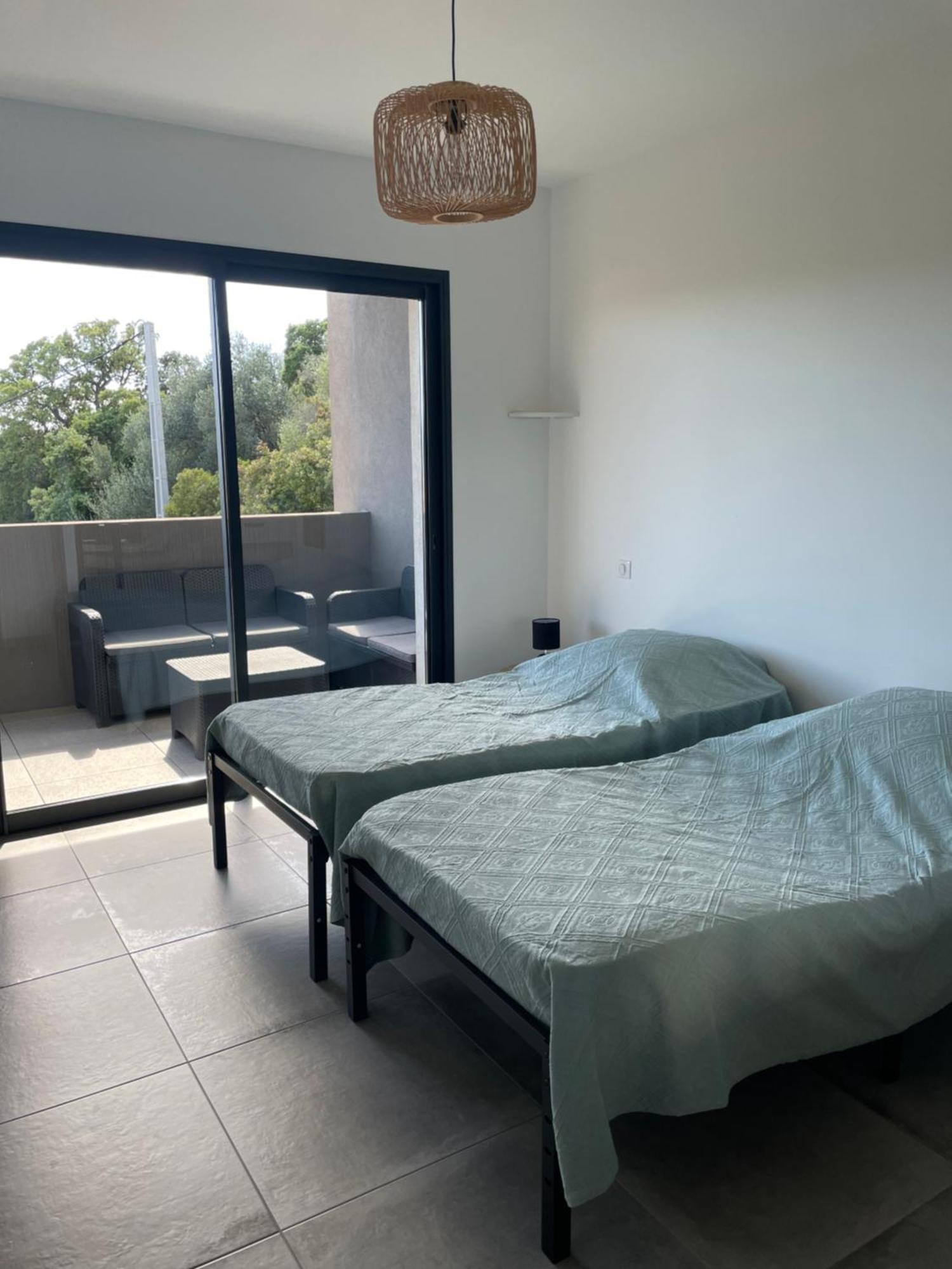 Bel Appartement Spacieux A Porto-Vecchio, 10Min A Pieds Du Centre Ville Exterior photo